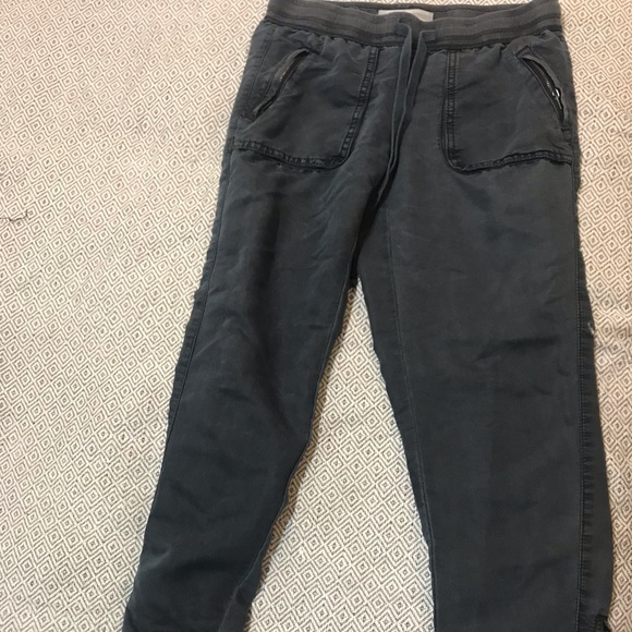 Raison D'etre joggers - Picture 1 of 6